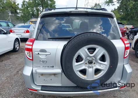 2010 Toyota Rav4 Limited V6 z USA, uszkodzony, nr VIN 2T3YK4DV0AW006520